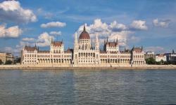 Le parlement sur la rive du Danube 